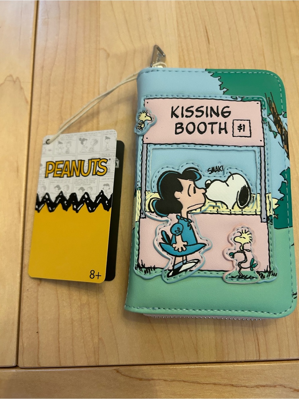 NWT loungefly Peanuts Snoopy & Lucy kissing booth ziparound wallet clutch